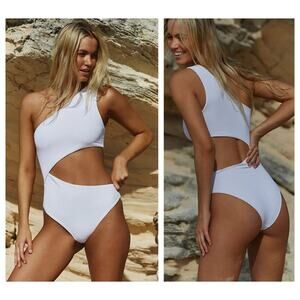 NEW Beach Riot Celine Ribbed One-Piece Size Medium